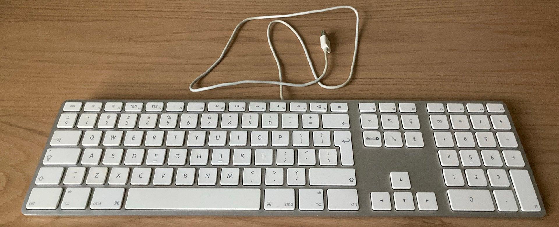 Apple NL qwerty USB keyboard, Computers en Software, Toetsenborden, Ophalen, Multimediatoetsen, Zo goed als nieuw, Qwerty