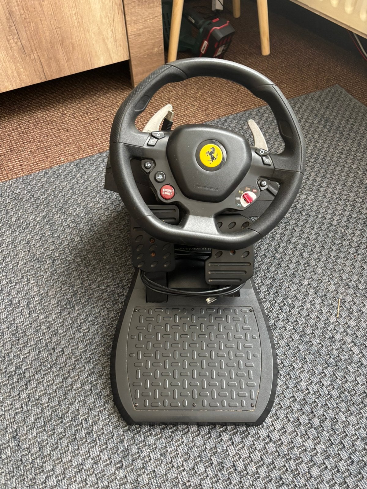 Thrustmaster T80 RW Ferrari 488 GTB Edition + pedalen, Ophalen, Gebruikt, Stuur of Pedalen, PlayStation 4