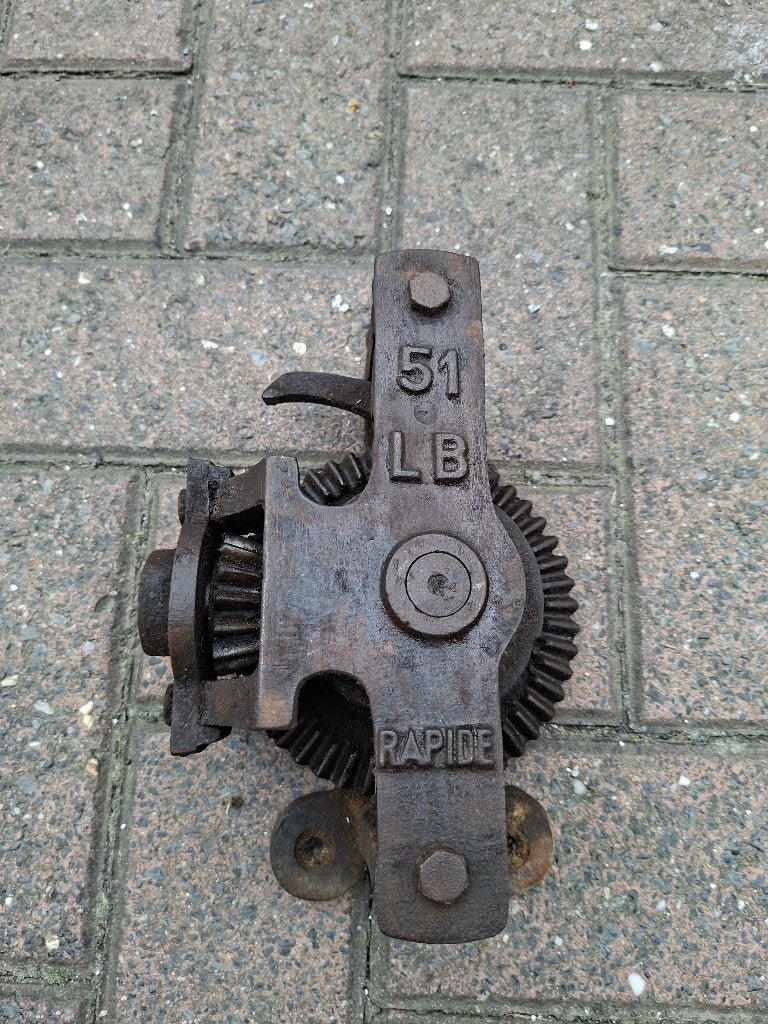Ancien treuil, Enlèvement