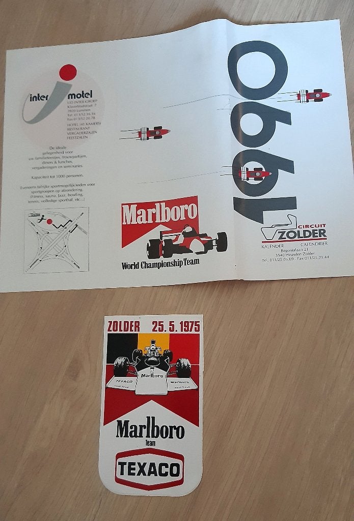 Marlboro Racing Team Texaco 1975 sticker + kalender 1990, Ophalen of Verzenden, Zo goed als nieuw, Sport