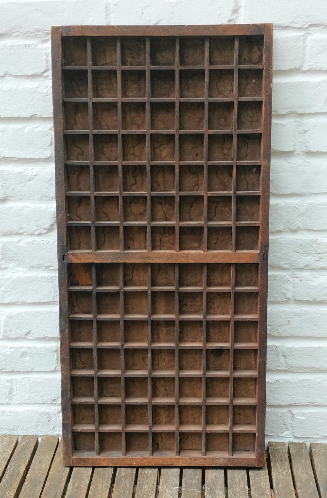 Letterkast. Houten letterbak. 68 x 32 x 4., Ophalen