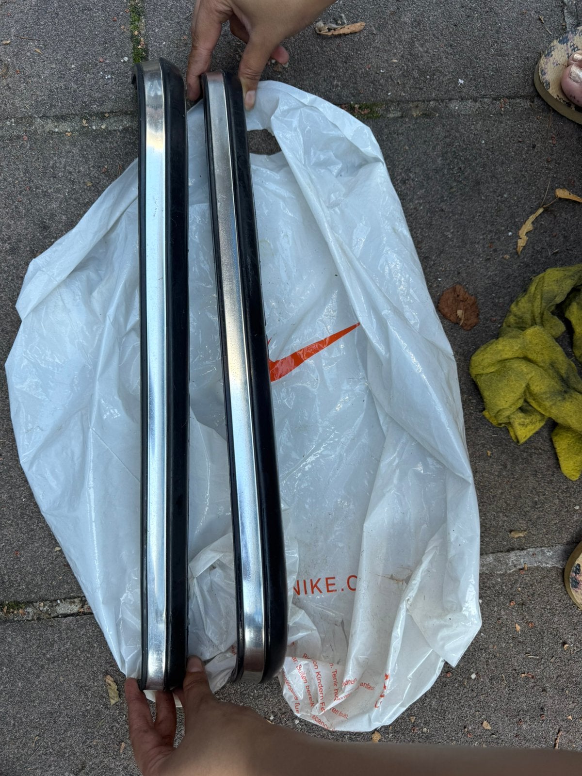 Pour Mercedes W114, Enlèvement