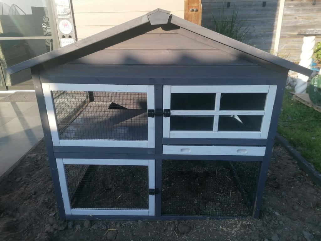 Grijs konijnenhok buiten, Dieren en Toebehoren, Ophalen, 60 tot 90 cm, Zo goed als nieuw, Konijn