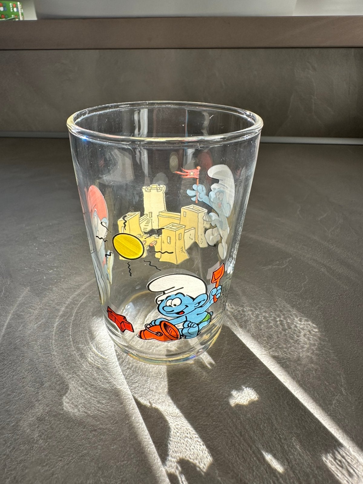 Mooi Smurfen Verzamelglas – Amora 2014 – Zomerserie (Peyo), Ophalen of Verzenden, Gebruikt, Grote Smurf, Gebruiksvoorwerp