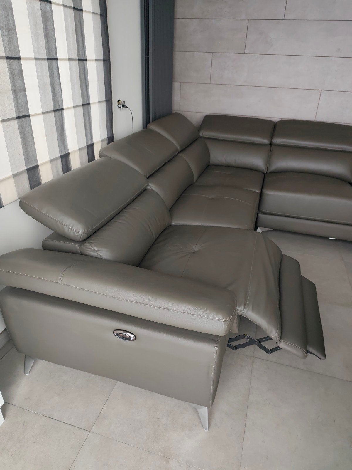 Zeer mooie luxe hoekbank/hoeksalon buffelleder (taupe) – 275, Ophalen, Leer