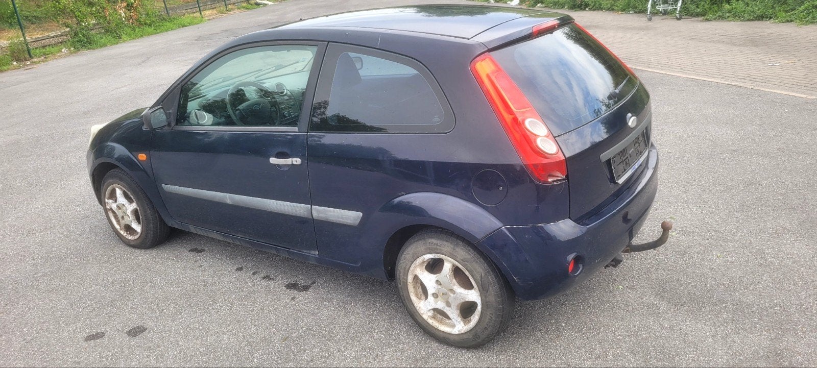 FORD FIESTA 06+UTILITAIRE+1.4DI+CTOK+FEUILLE ROSE À 1199E, Autos, Achat, Entreprise, Boîte manuelle, Radio
