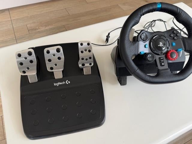 Racestuur en pedalen, Ophalen, Zo goed als nieuw, Stuur of Pedalen, PlayStation 4