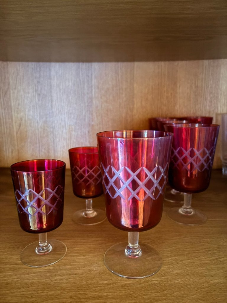 Set rode glazen met ruitpatroon – vintage stijl, Antiek en Kunst, Ophalen