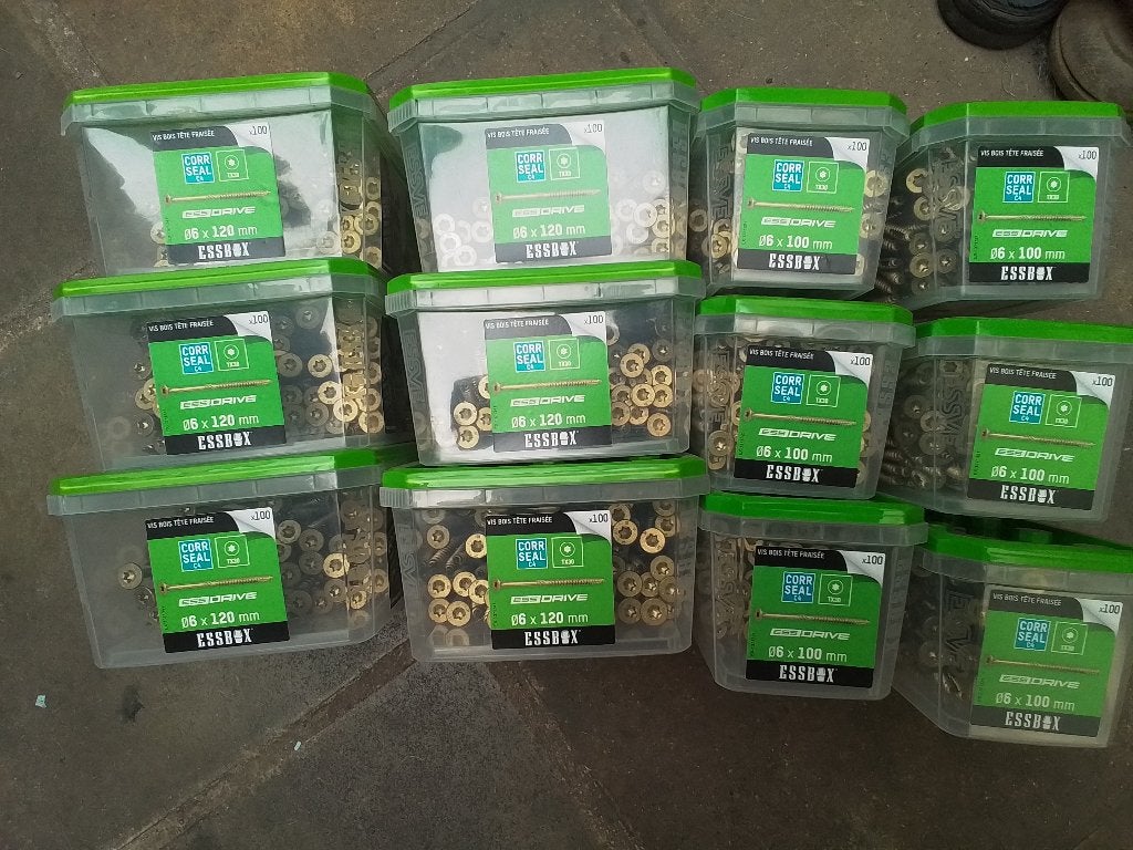 Lot de 6 boîtes de vis à bois 6x120mm ,6 x 100mm, Enlèvement, Vis