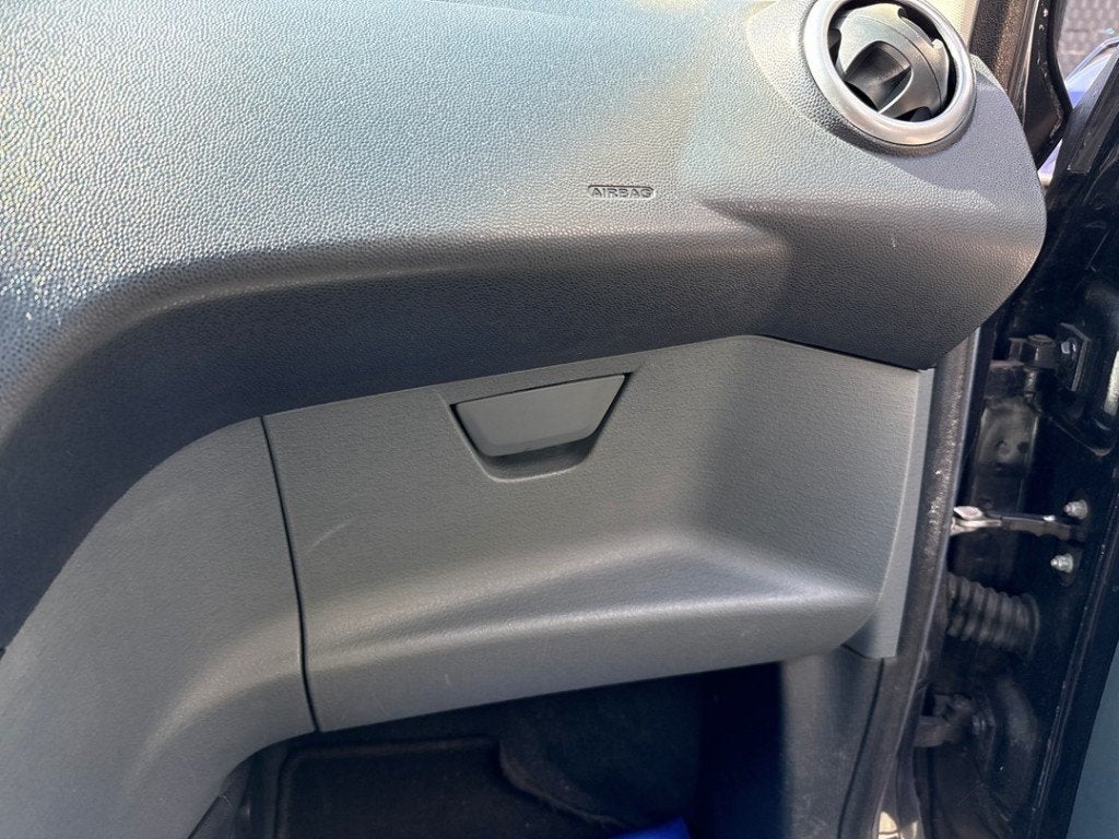COMPARTIMENT A GANTS Ka II (|1568258|9S51B06024AA38DD|), Henry-Ford-Straße  1
50735  Köln, DE, Ford-Werke GmbH, Kunden@ford.com