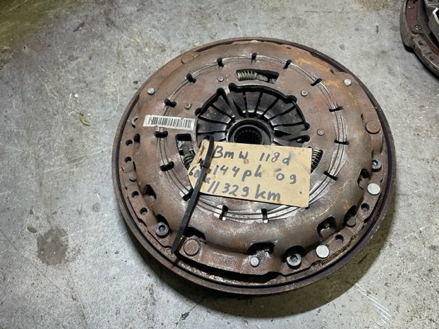 VOLANT MOTEUR BI-MASSE BMW 3 serie (E90) (21217563287), Utilisé, BMW, Petuelring 130
80809  München, DE, Bayerische Motoren Werke AG
