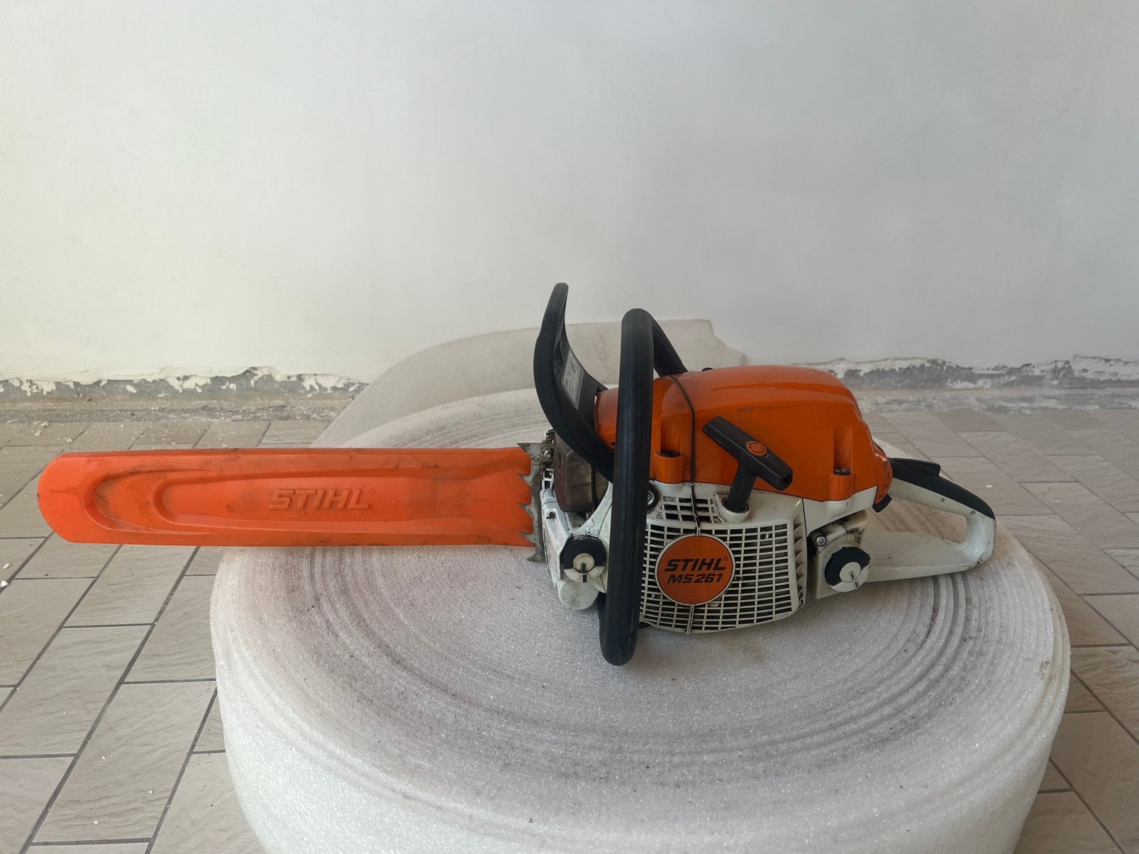 Stihl ms261c, Enlèvement, Tronçonneuse