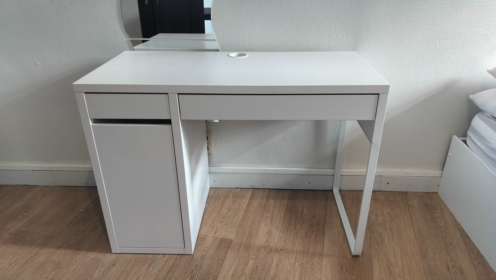 Micke bureau wit 105x50 ikea, Enlèvement, Comme neuf, IKEA, Blanc