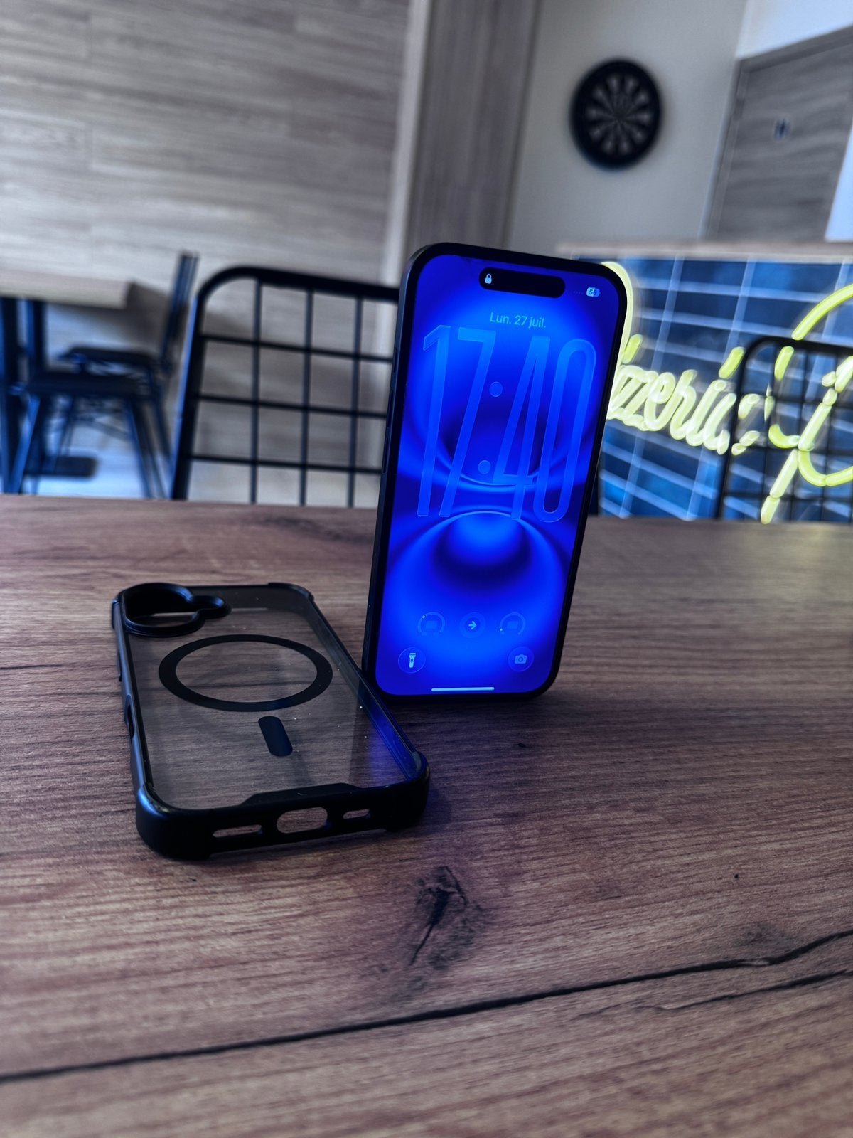 Iphone 16, Enlèvement, Comme neuf, Or, IPhone 16