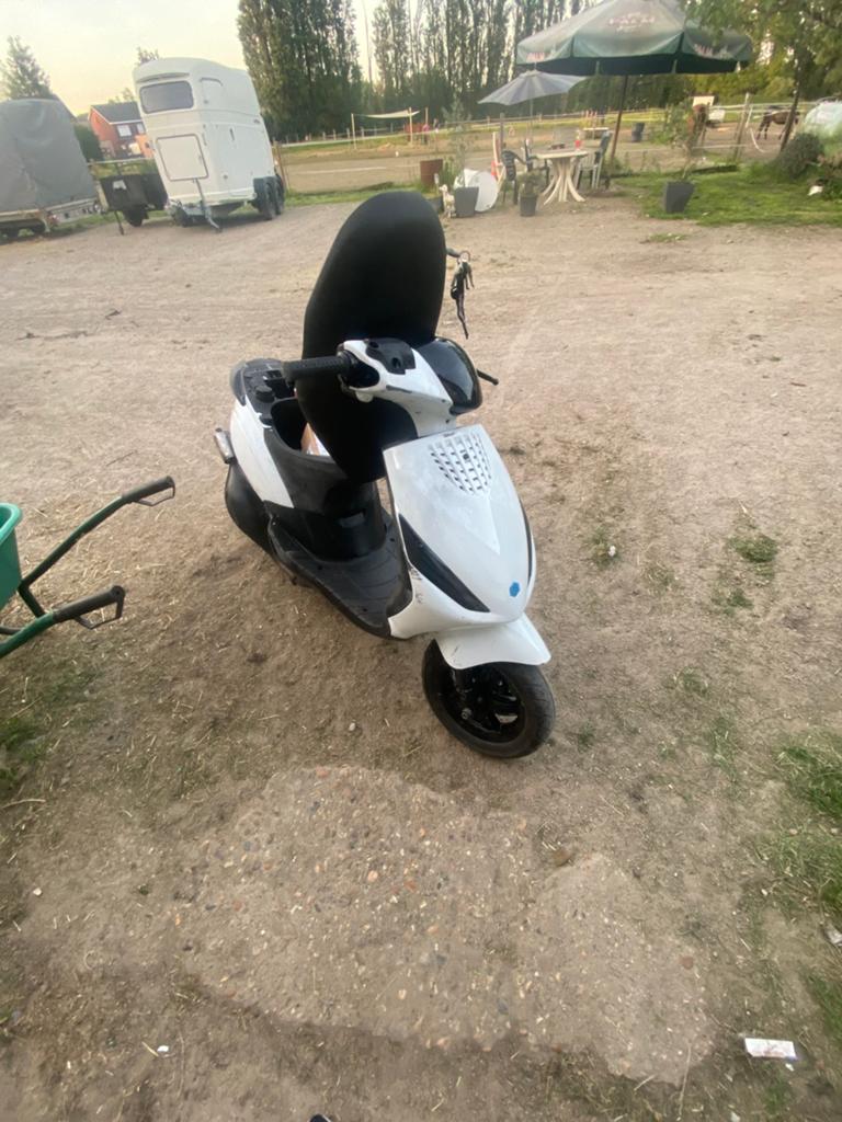 Piaggio zip, Fietsen en Brommers, Scooters | Piaggio, Ophalen, Tweetakt, Gebruikt, Klasse B (45 km/u)