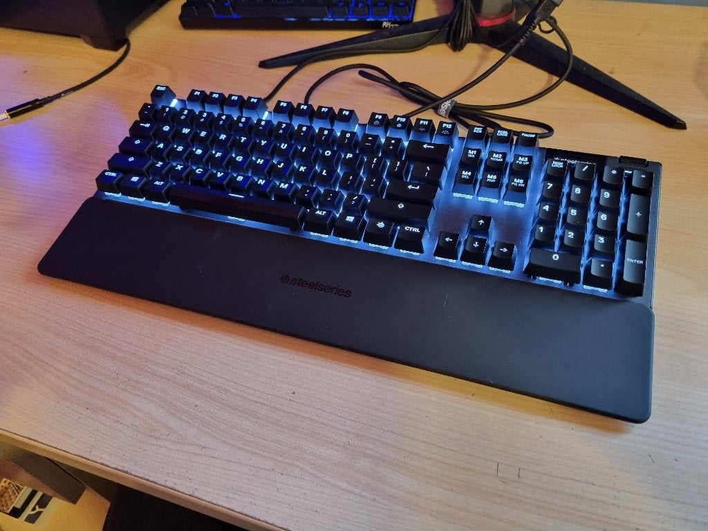 SteelSeries Apex 5 Hybrid mechanical (gaming) keyboard, Computers en Software, Toetsenborden, Ophalen of Verzenden, Zo goed als nieuw