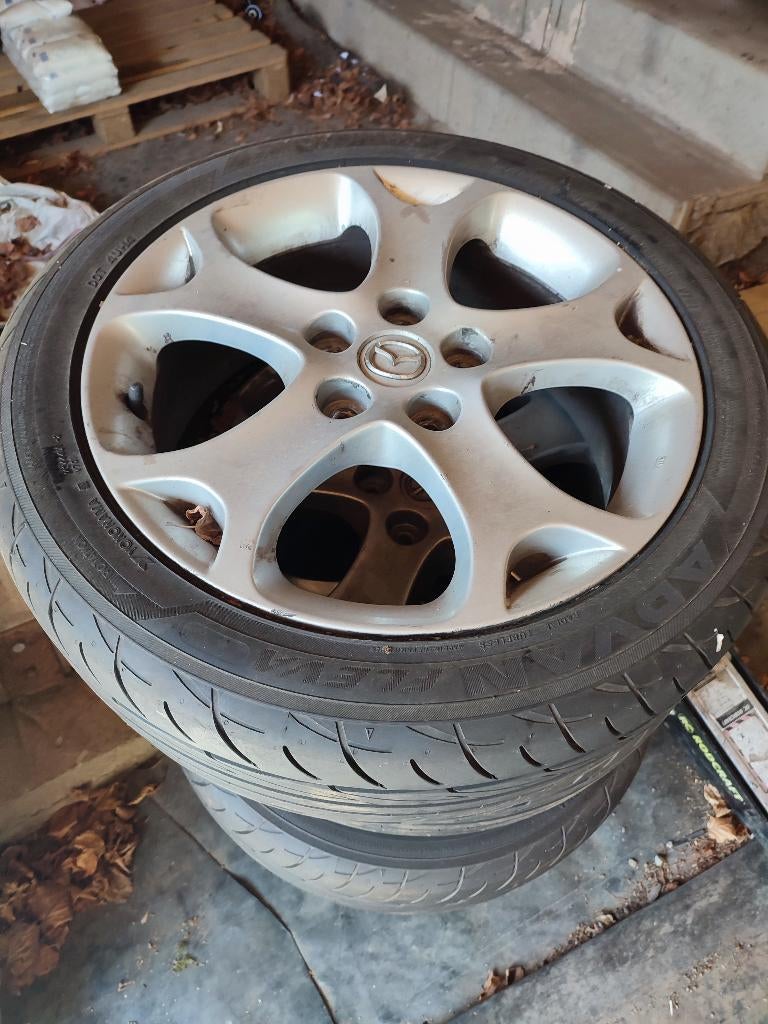 4 belle jantes avec tb pneus MAZDA-KIA- HYUNDAI 205/50/17, Pneus et Jantes, Véhicule de tourisme, 205 mm, 17 pouces