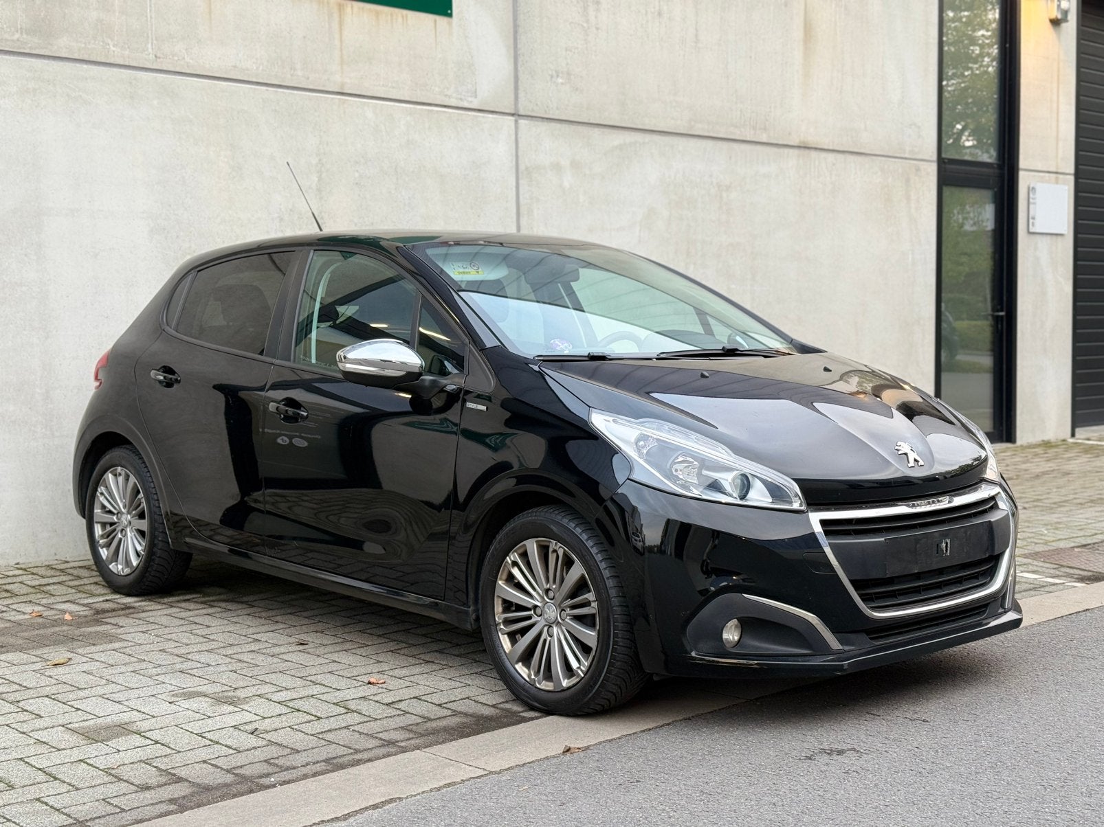 Peugeot 208 editie STYLE, Auto's, Voorwielaandrijving, Stof, Bedrijf, Handgeschakeld