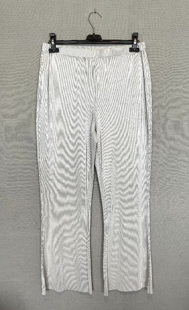 Zilverkleurige losse broek van Vila (L), Kleding | Dames, Broeken en Pantalons, Vila, Maat 42/44 (L), Ophalen of Verzenden, Zo goed als nieuw
