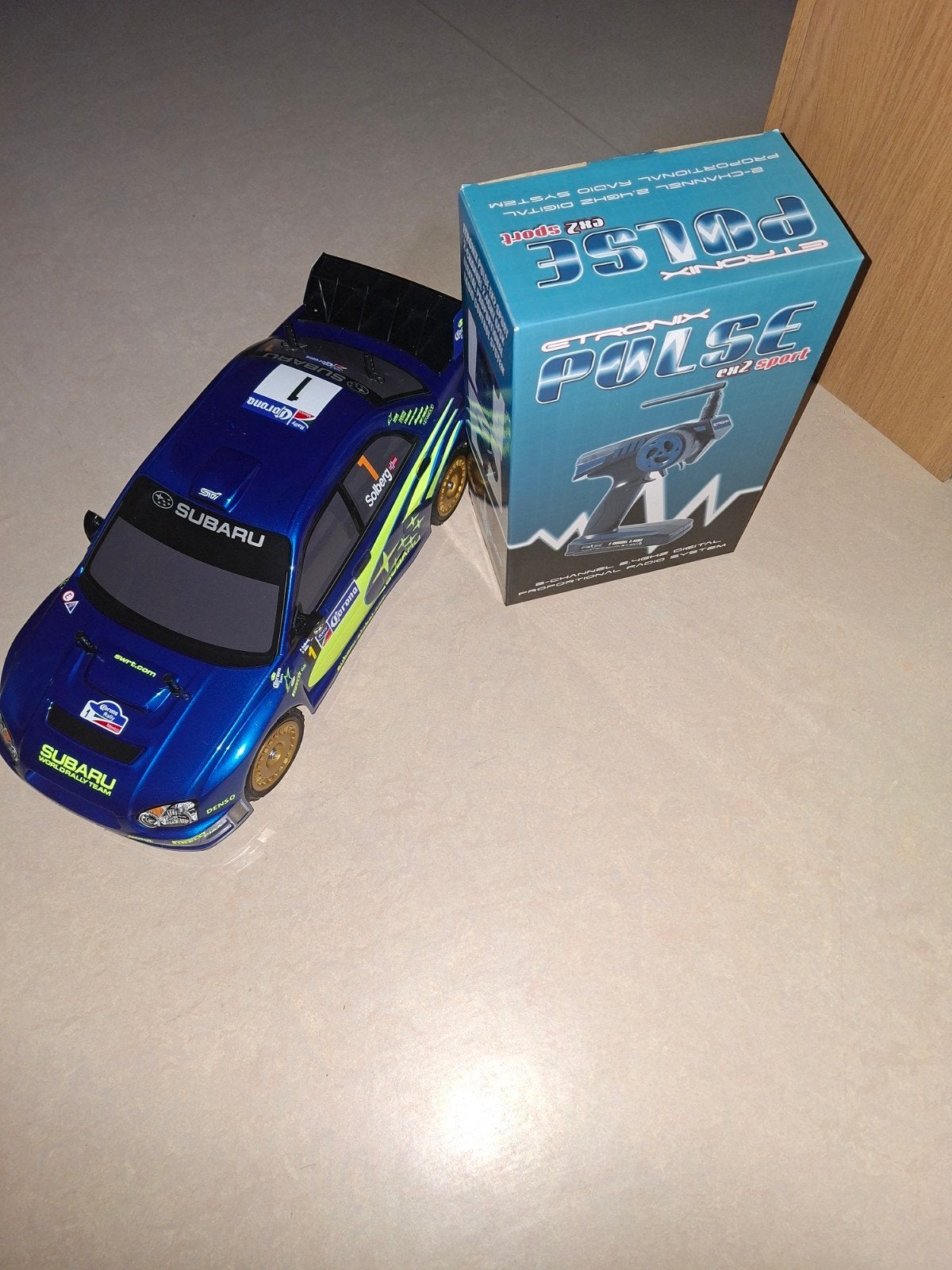 Splinternieuwe Tamiya Subaru 4x4 + 2.4ghz  zender GRATIS bij, Elektro, Nieuw, Ophalen of Verzenden, Schaal 1:10