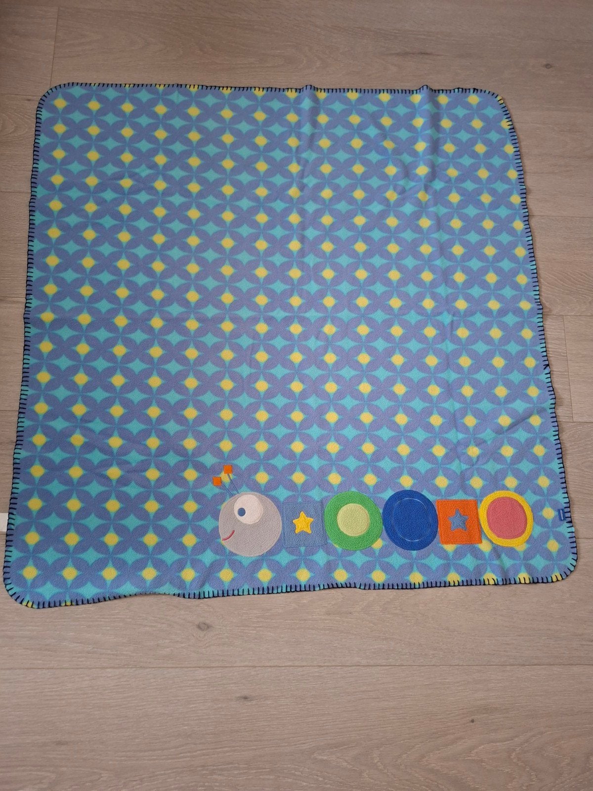 Fleece dekentje met rups, Ophalen of Verzenden, Zo goed als nieuw