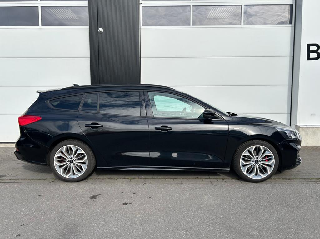 Ford Focus 1.5i ST Line in zeer goede staat, Focus, Stof, Zwart, Bedrijf