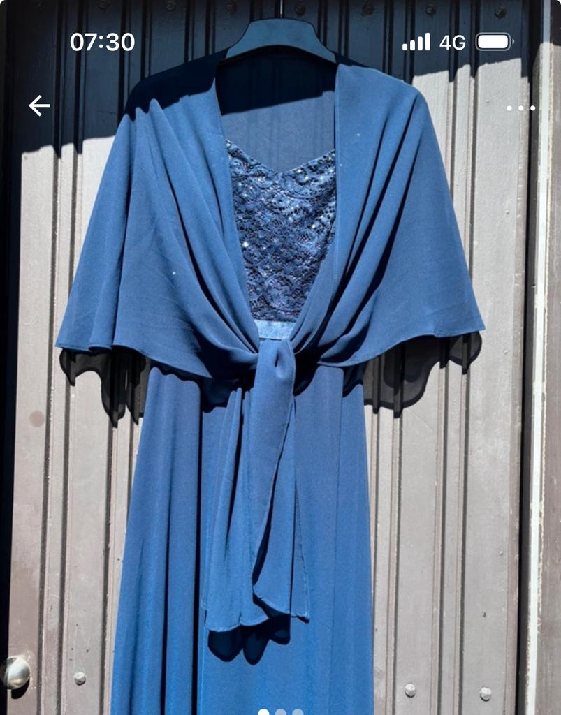 Robe de soiree + etole, Enlèvement, Comme neuf