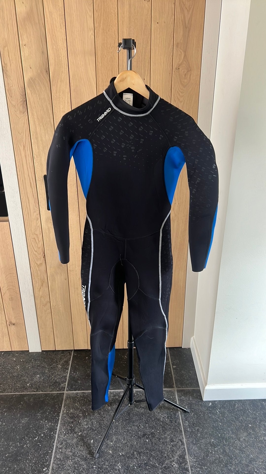 Combinaison de plongée Tribord Taille S, Sports nautiques & Bateaux, Enlèvement ou Envoi, Comme neuf, Femme ou Homme, Combinaison étanche
