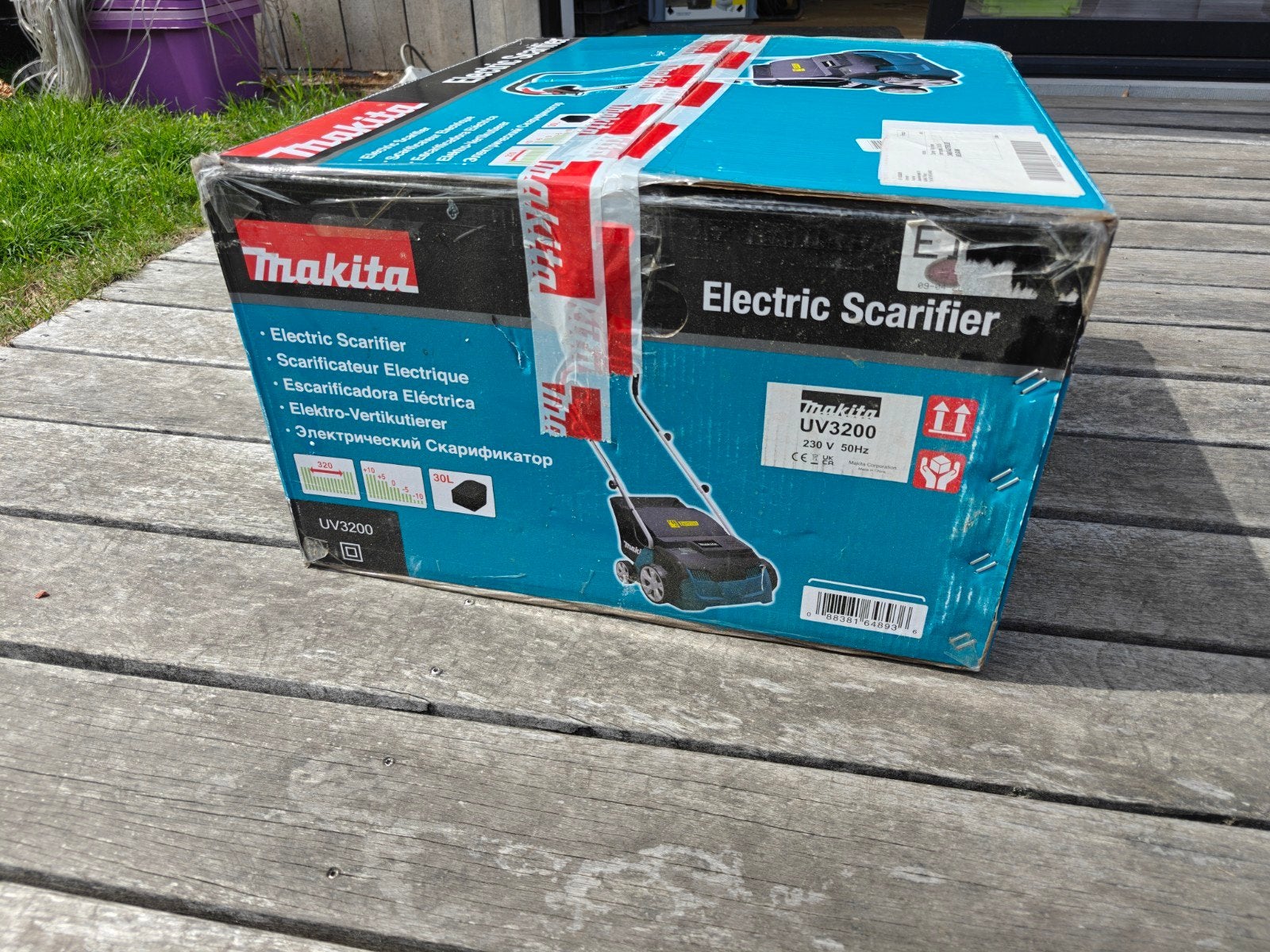 Nieuw verticuteer machine Makitta, Ophalen