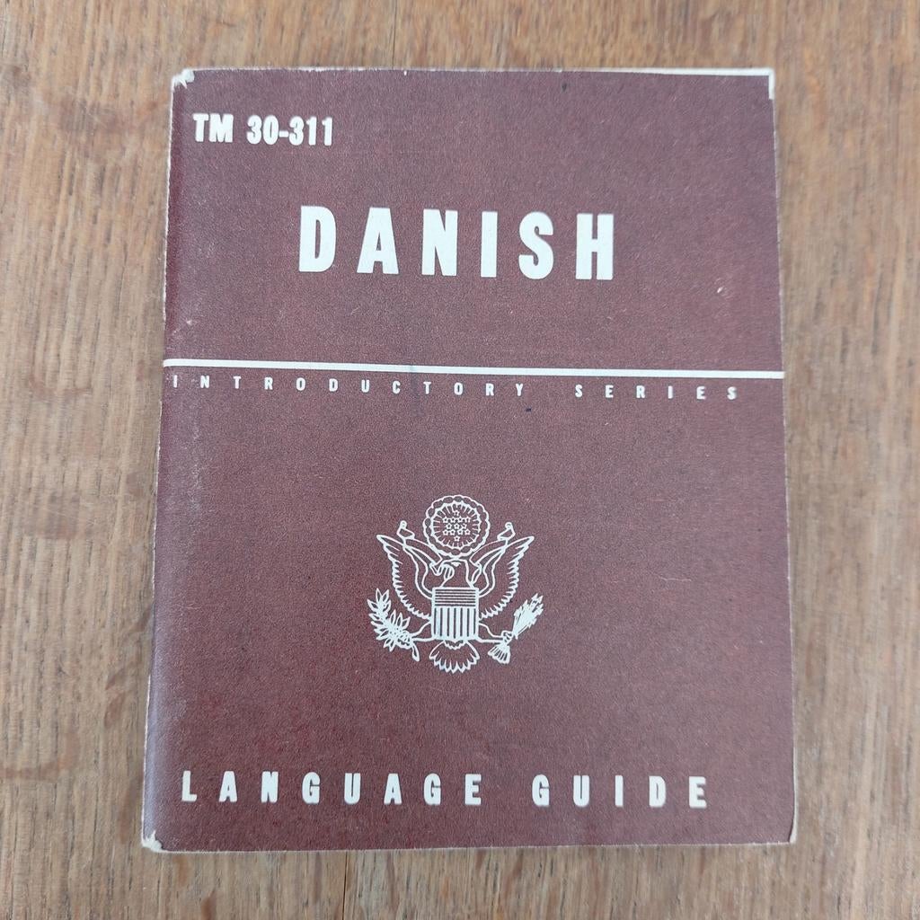 PHRASE BOOK  - LANGUAGE GUIDE  - WW2  - DANISH, Ophalen of Verzenden, Tweede Wereldoorlog, Zo goed als nieuw, Algemeen