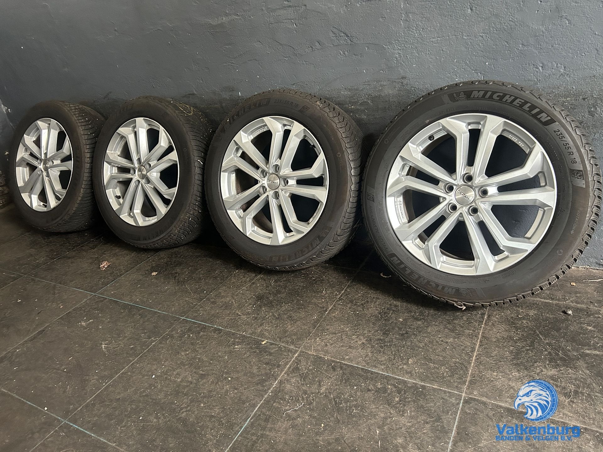 9mm! Volvo XC40 XC60 18 inch velgen 5x108 winterbanden 235/5, 18 inch, Gebruikt, -, -