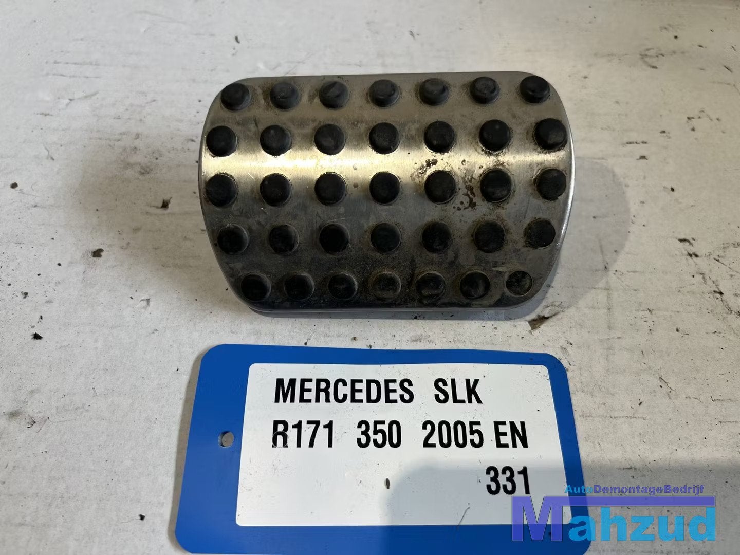MERCEDES SLK R171 rem pedaal rubber 2005-2011 A1702900182, Auto-onderdelen, Gebruikt, Mercedes-Benz AG, Mercedes-Benz, Mercedesstrasse 120
70372  Stuttgart, DE