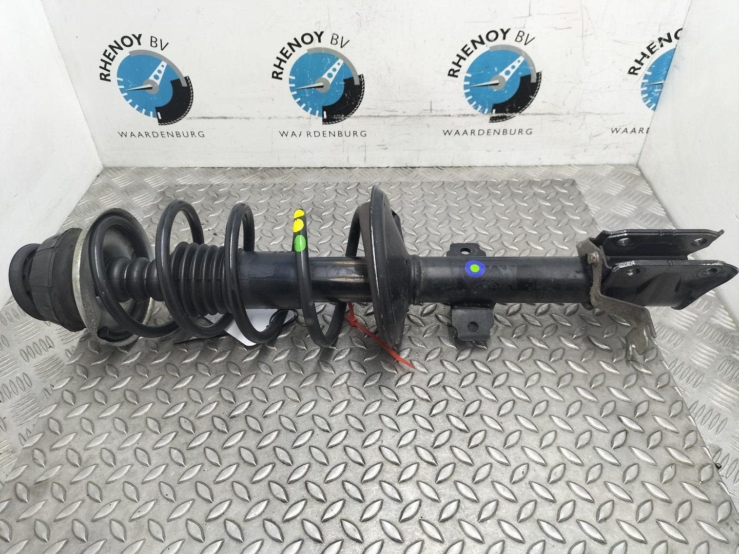 DACIA DUSTER HMMT 1.0 TCe 100 E-G Extr  VEERPOOT / SCHOKBREK, Ophalen of Verzenden, Gebruikt, Stiba lid