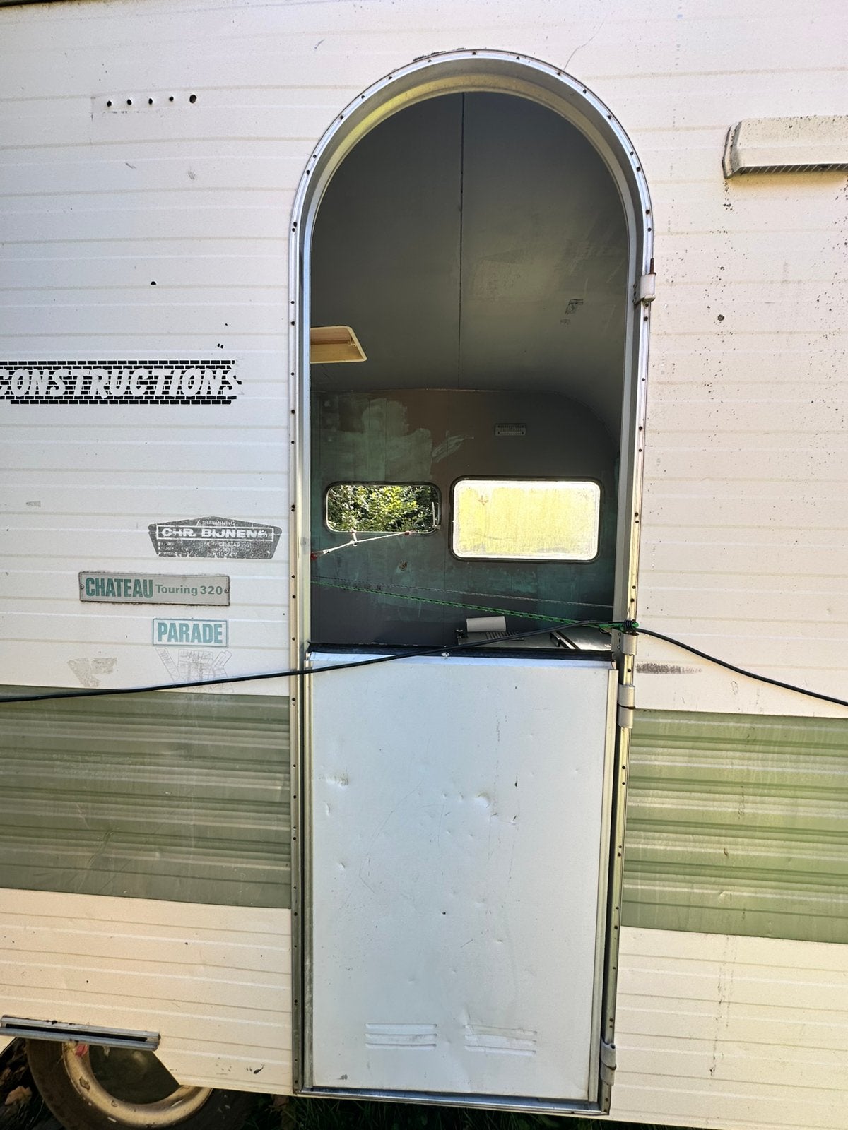 Je recherche porte / vitre avant Chateau Caravan Touring 320, Enlèvement, Utilisé