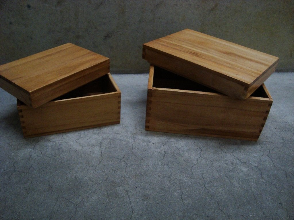 2 boites en bois, Bricolage & Construction, Enlèvement, Comme neuf, Boîte