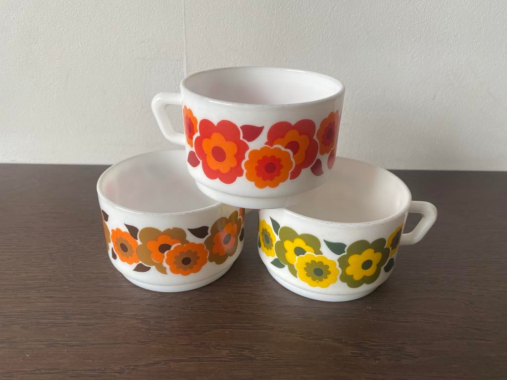 Vintage extra large arcopal Lotus tassen, Ophalen