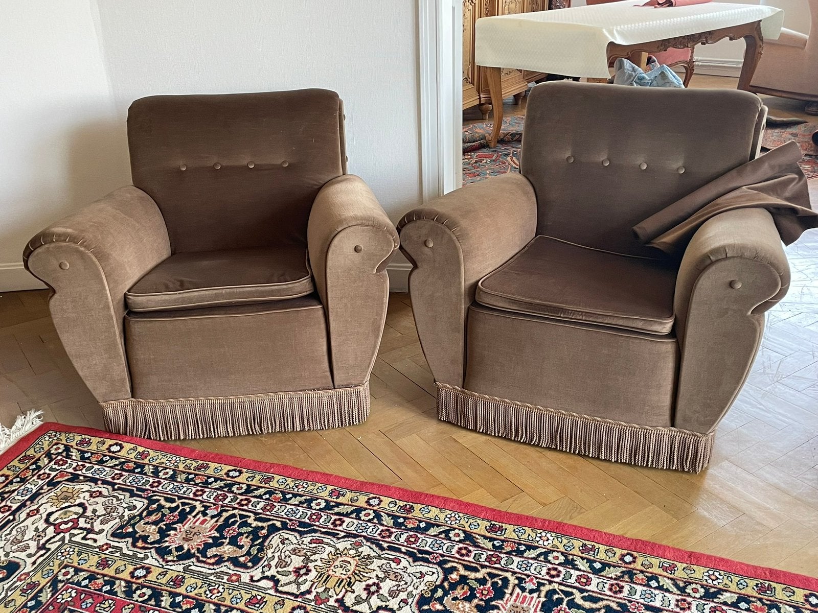 PAIRE de FAUTEUILS CLUB VINTAGE en VELOURS MARRON - ANNEE 50, Enlèvement, Utilisé