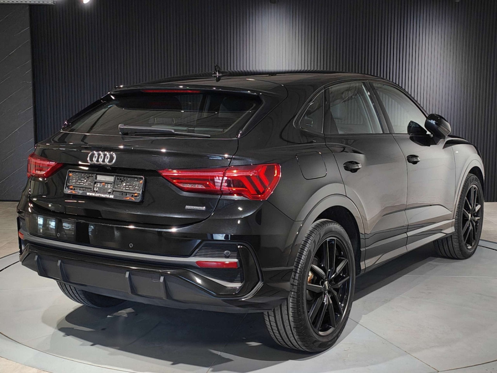 Audi Q3 Q3 SPORTBACK 40 TDI QUATTRO S-TRONIC S-LINE CAMERA, Auto's, Automaat, Gebruikt, Zwart, Particulier