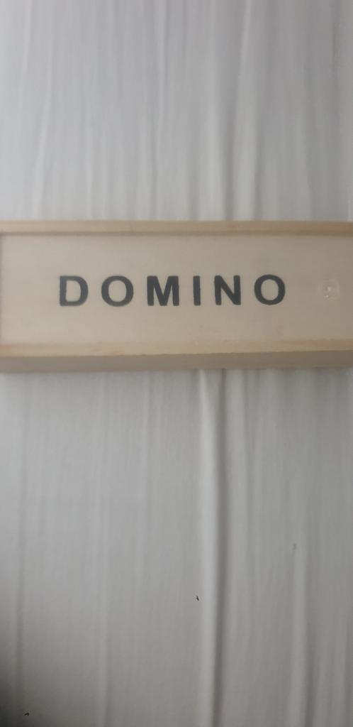 Dominos, Collections, Enlèvement