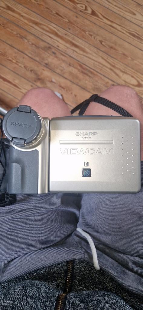 Sharp VL-E630S Viewcam, Enlèvement ou Envoi, 8 mm, Caméra