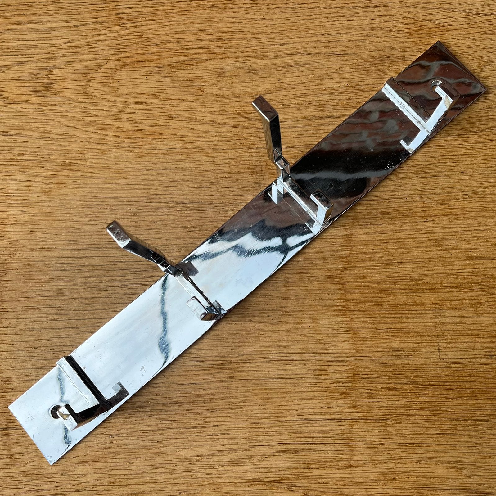 Porte-manteau / patères vintage en métal chromé, Enlèvement ou Envoi, Moins de 100 cm, Portemanteau mural, Utilisé
