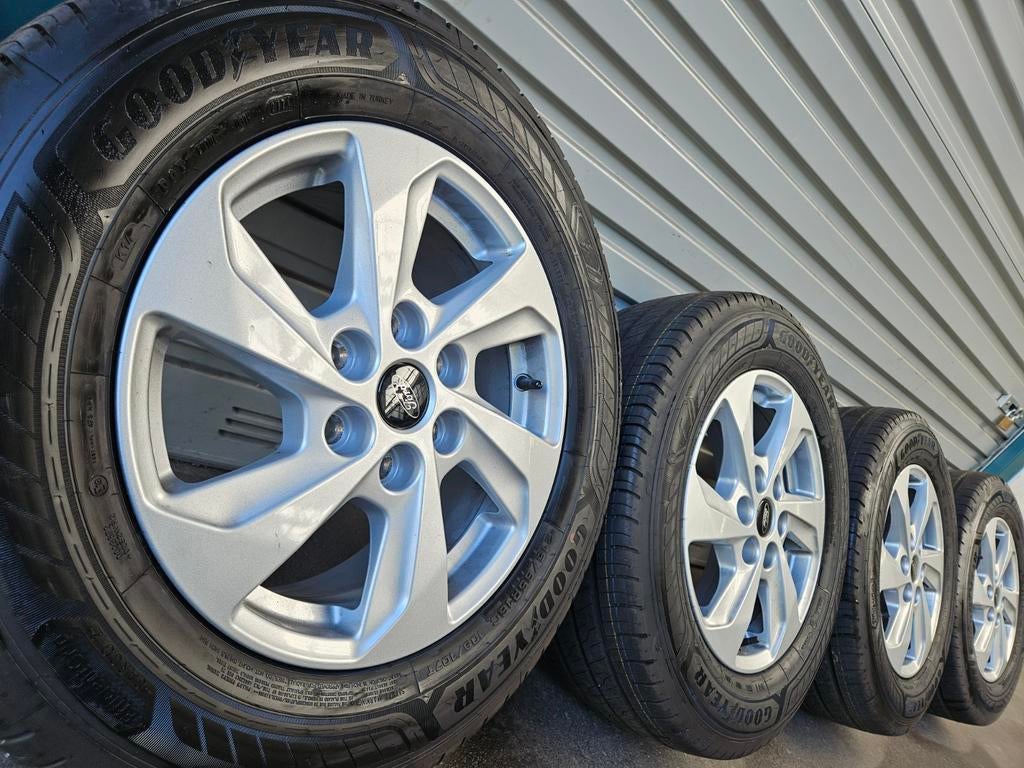 16 inch originele Ford custom velgen zomerbanden, Autos : Divers, Enjoliveurs, Enlèvement ou Envoi