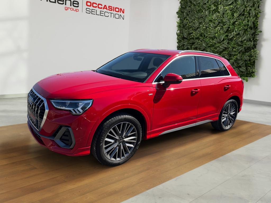 Audi Q3 Q3 35 TFSI Sport Edition S line S tronic, Auto's, Audi, Automaat, SUV of Terreinwagen, Navigatiesysteem, Rood