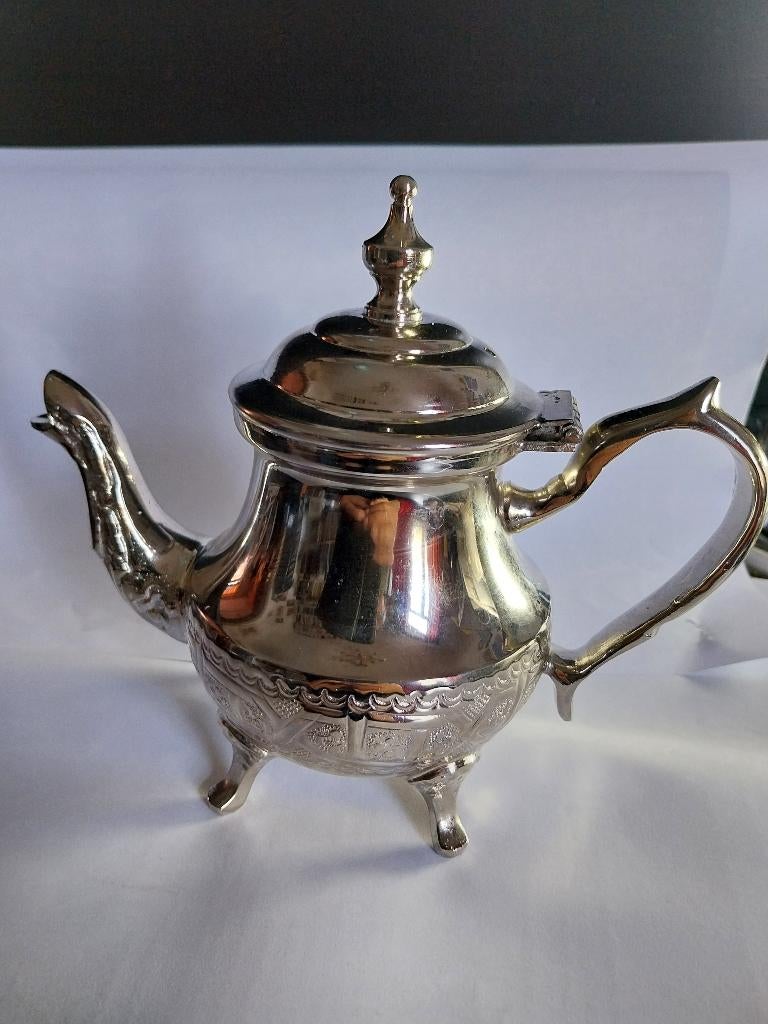 NIEUWE EN VERZILVERDE THEE- OF INFUSIETHEEPOT., Overige materialen, Overige typen, Nieuw, Ophalen of Verzenden