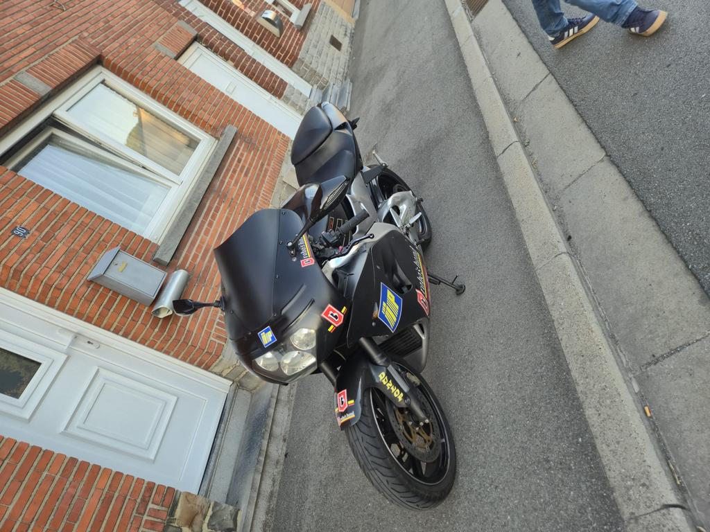 Aprilia rsv 1000, Motoren, 2 cilinders, Motorrijbewijs A, Gebruikt, Super Sport