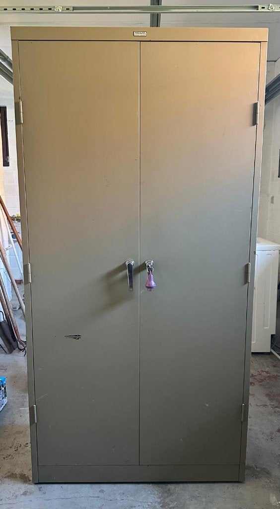 Classeur en métal durable de la marque Mewaf, Plusieurs portes, 150 à 200 cm, Enlèvement, Utilisé