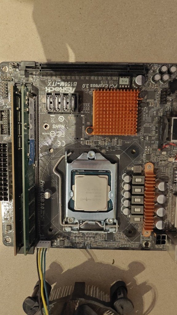 Moederbord + cpu Intel + 16gb ddr4 2133, Computers en Software, Moederborden, Gebruikt, LGA 1151, DDR4, Ophalen of Verzenden
