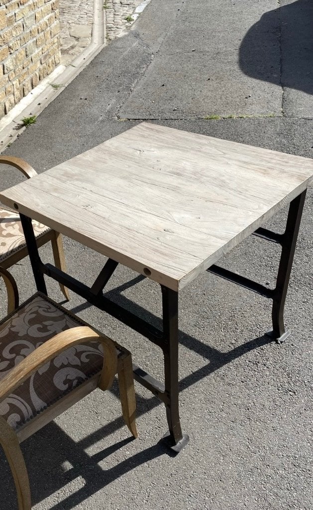 Table carrée 80 -80 épaisse et pied métal, Maison & Meubles, Tables | Tables à manger, Enlèvement, Carré, Métal