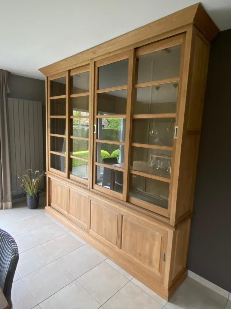 Eiken buffetkast, Huis en Inrichting, Kasten | Buffetkasten, Zo goed als nieuw, 200 cm of meer, 200 cm of meer, 50 tot 75 cm, Met deur(en)