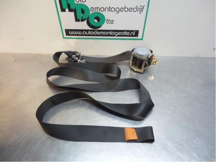 Ceinture de sécurité avant droite d'un Ford Fiesta (Fiesta, Autos : Pièces & Accessoires, Habitacle & Garnissage, Ford, Utilisé